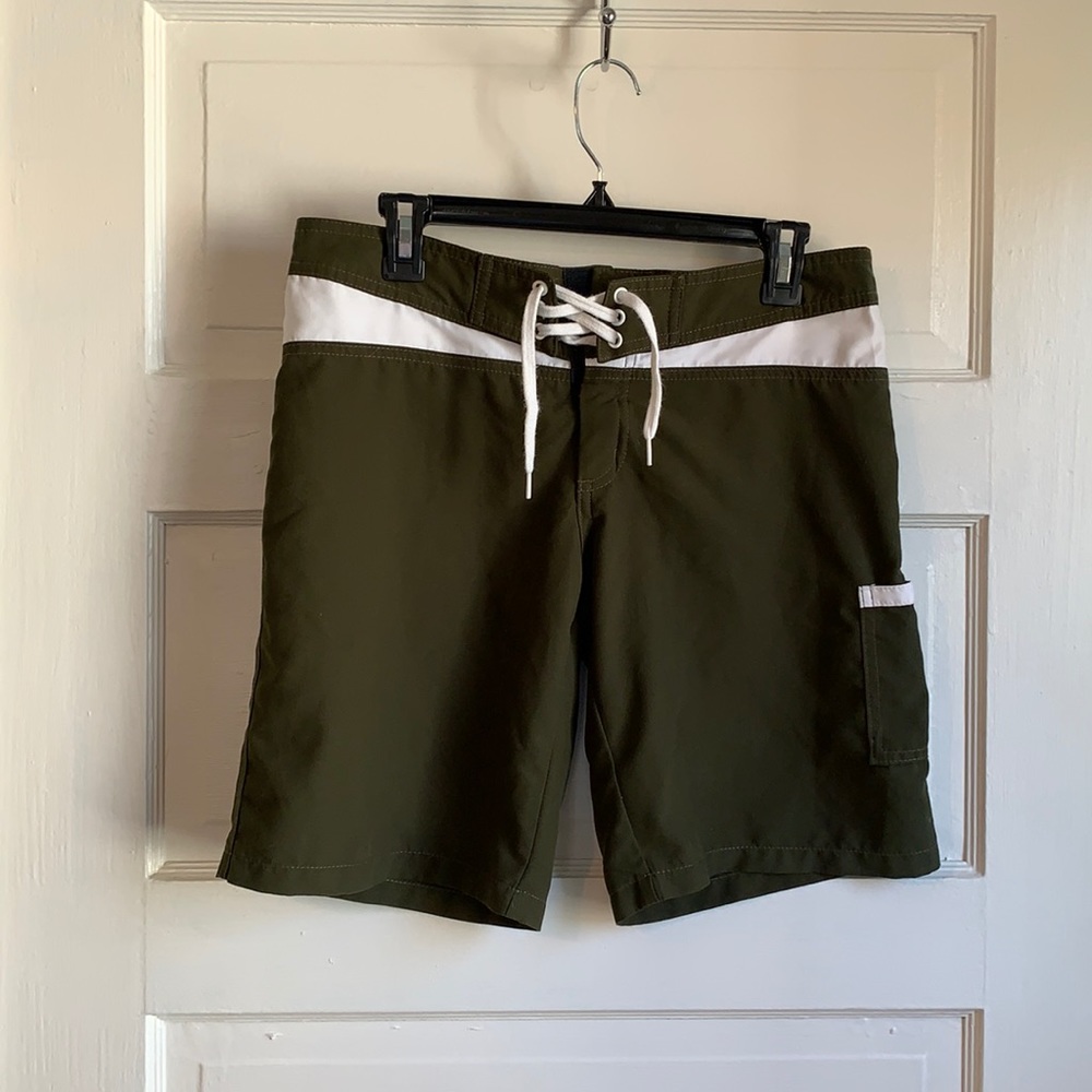 Syko Shorts Size 9